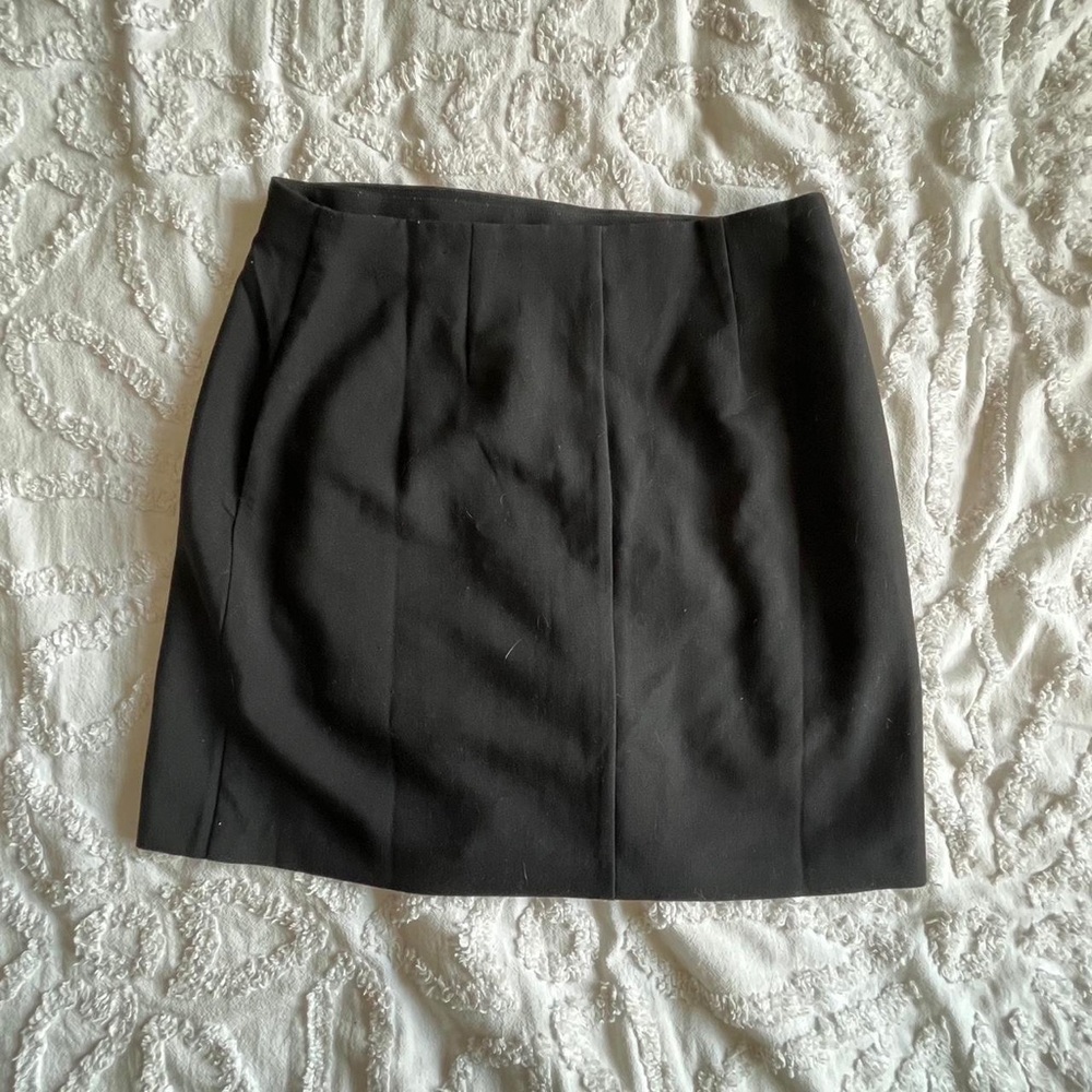 Chic Black Mini Skirt for Women